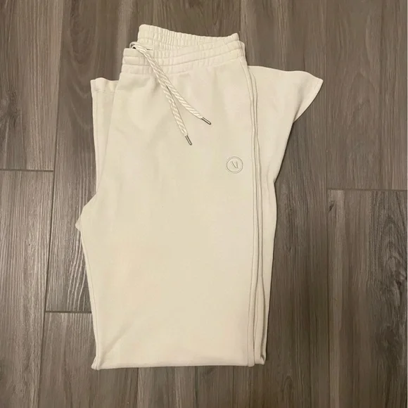 VUORI Sedona Wide Leg Sweatpant Split Leg Salt VW4044 Leisure Sz L - Picture 11 of 11